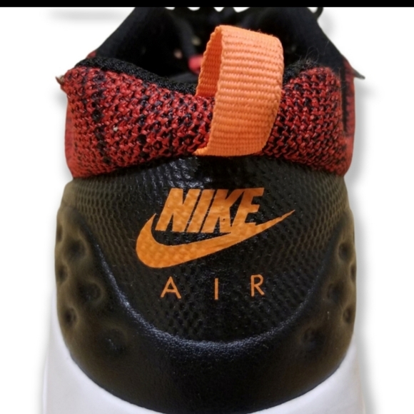 Nike Air Max Motion Training Shoe Low Red and Black Unisex Children's Size 7Y - Picture 9 of 13